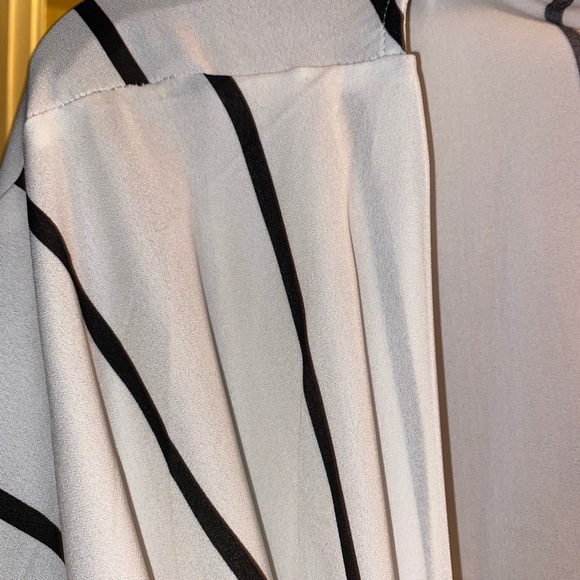 PLT plus blouse - Picture 4 of 5